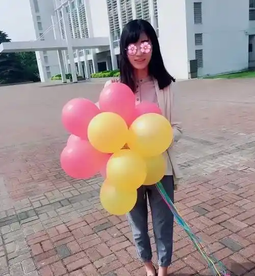 这次,被丈夫举报出轨16岁男生的女教师,"底裤"都被扒得不剩了