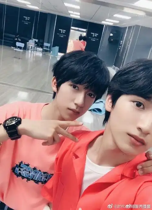 严浩翔喊贺峻霖贺