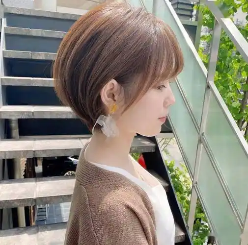 流行"四好"层次短发,立体蓬松很精致,适合大多数女性_造型_效果_发型