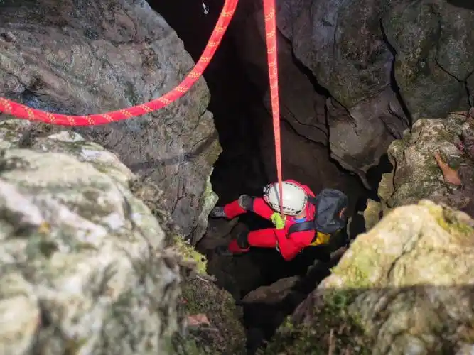 探洞的累并快乐着