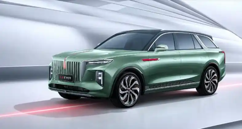 红旗在燃油车时代,可以说是唯一具有高端属性的国产品牌,早在2020年12