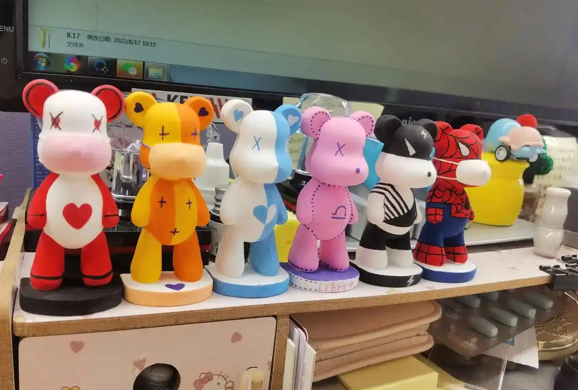 爱手工的化妆师.#暴力熊摆件 #涂鸦暴力熊 生活需要一点色彩 - 抖音