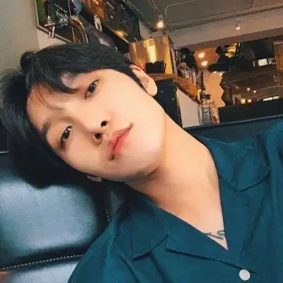 最新超拽帅气个性微博男生头像 我什么都舍得就是舍不得你