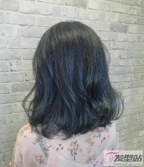 文青感雪松灰绿发色太仙气让你自带森林系清新风格与空灵气质