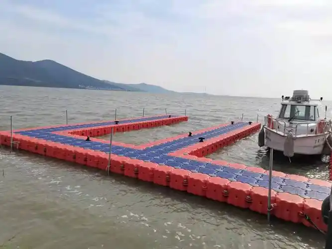 那牛 水上滚塑浮筒钓鱼平台塑料浮台浮动码头摩托艇浮桥浮力漂浮桶