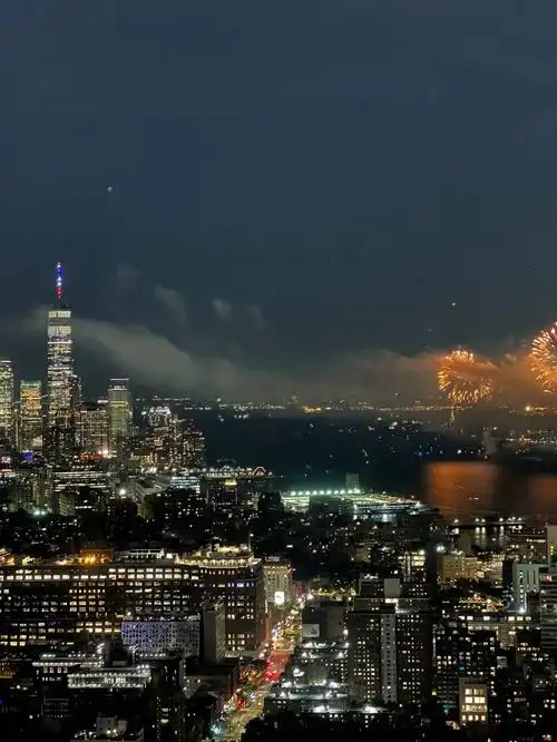 纽约曼哈顿来看美国国庆独立日烟花