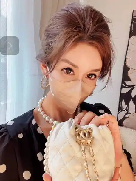 粉红大布娃娃yuki