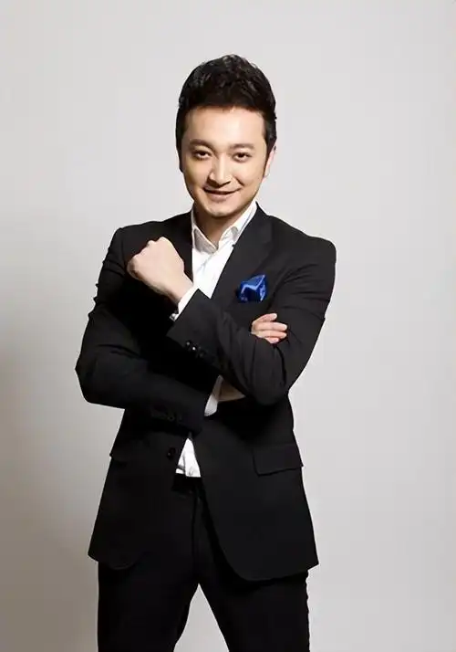 小尼个人资料:离婚传得沸沸扬扬,夹缝中的他有烦恼