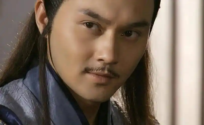 他是歌手,是演员,更是"宠妻狂魔"_张智霖