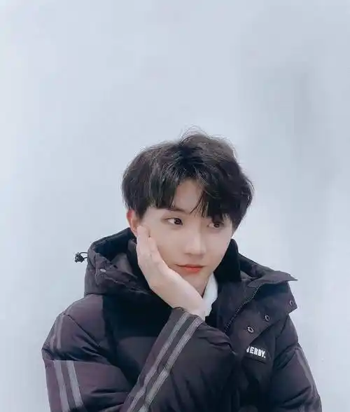 马嘉祺c位,宋亚轩治愈系笑容,期待少年们的新舞台_丁程鑫_训练_照片