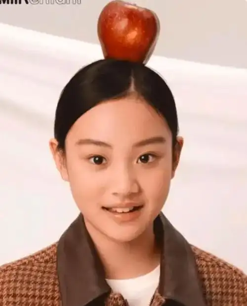 11岁甜馨登时尚杂志谈吐获赞!