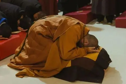 你所要寻找的佛,除了你自己, 谁能真的让它显现在你面前?