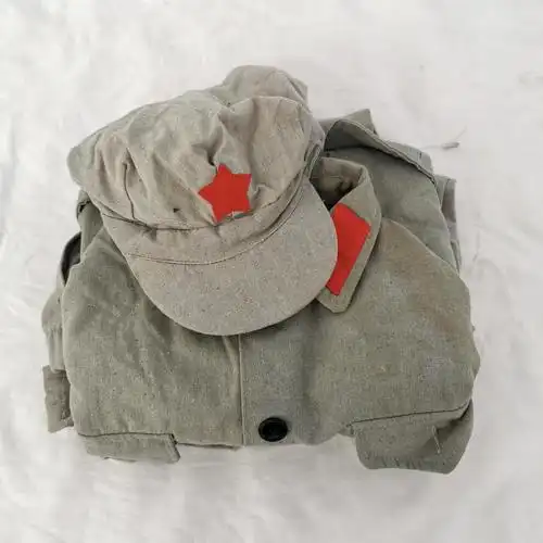 红色文化老物件怀旧 红色老物件红军斗笠水壶马灯冲锋号抗战纪念品