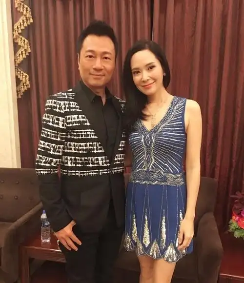 歌手马浚伟的个人资料 马浚伟老婆资料简介 - 歌词译