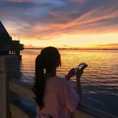 女生头像唯美意境伤感 不属于你的抓紧也没用