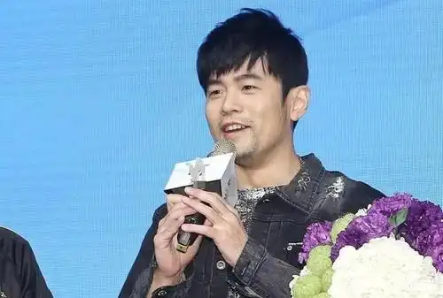 为了蹭名气?周杰伦发福被杜汶泽狂酸"肥仔"!