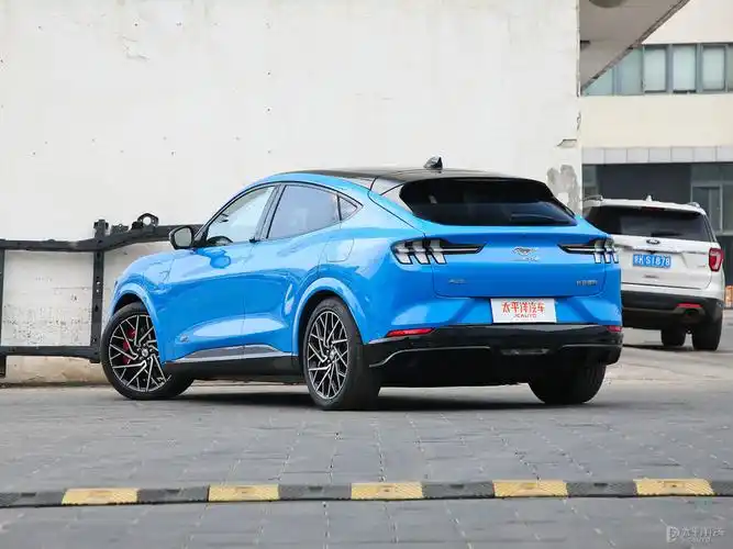 福特mustang mach-e 2021款 跃世后驱版(标准续航)空间舒适吗 福特