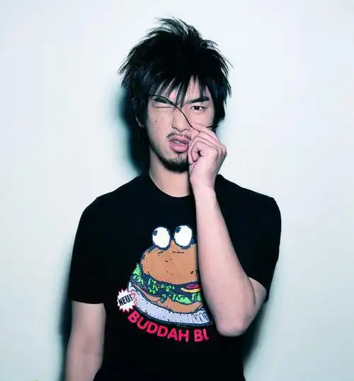 陈柏霖写真照片 第17张图片