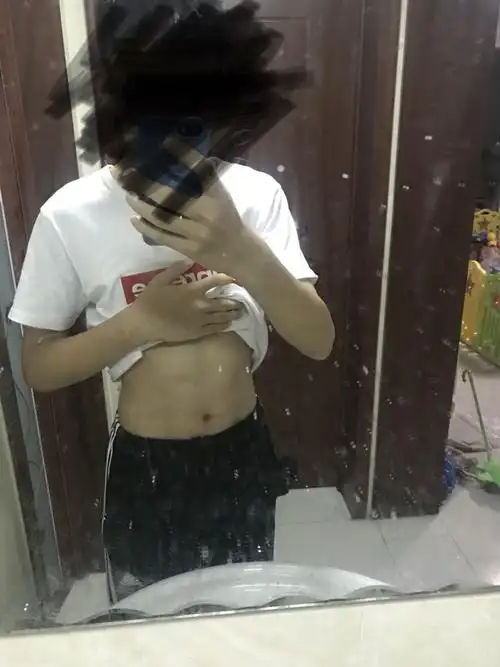 关于我的腹肌这个算是有腹肌了么?有几块?算是马甲线吗?