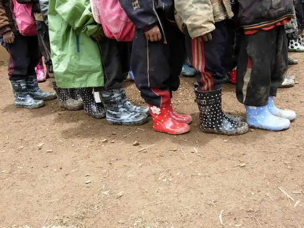 bxsw0903402四川省布拖县拖觉镇坡里小学雨靴项目复查报告