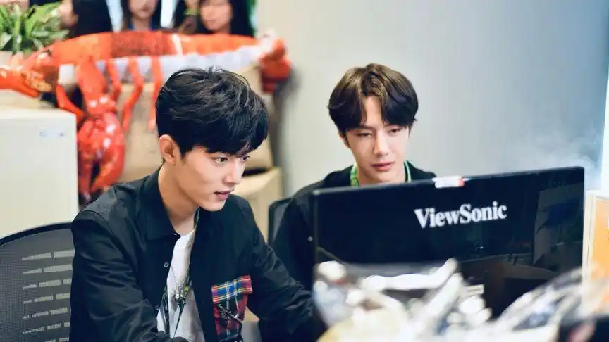 「博君一肖·新浪扫楼」记录饭拍花絮,一些甜甜的片段