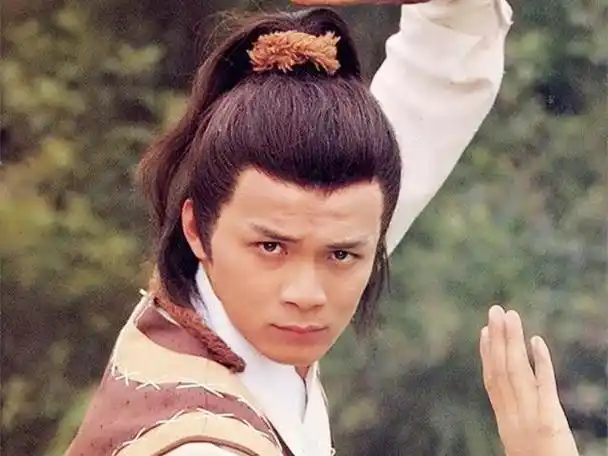 同样是心怀苍生的盖世英雄,郭靖和乔峰相比,输在了哪里?