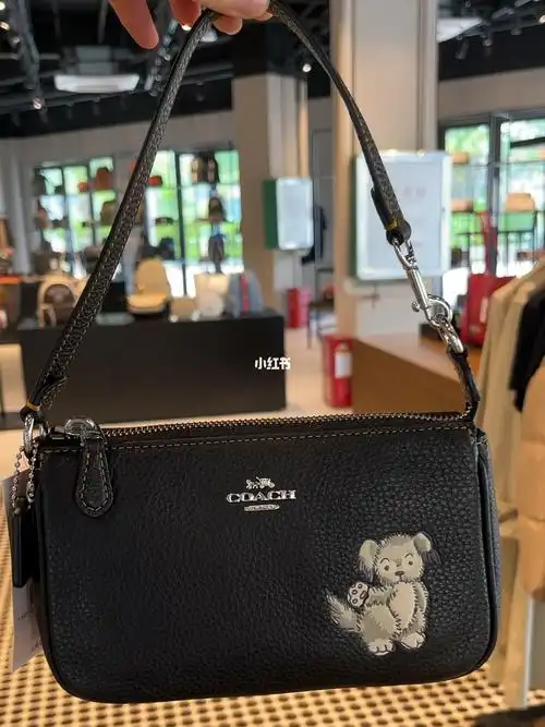 coach9月新款小狗狗麻将包