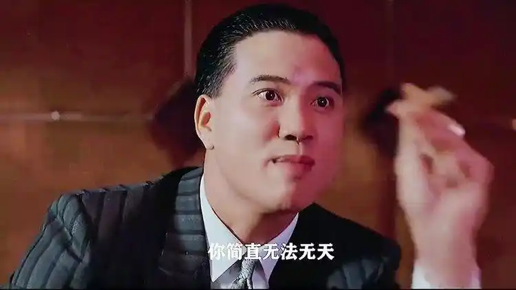 哪一位才是抽雪茄大佬觉得还是万梓良最霸气