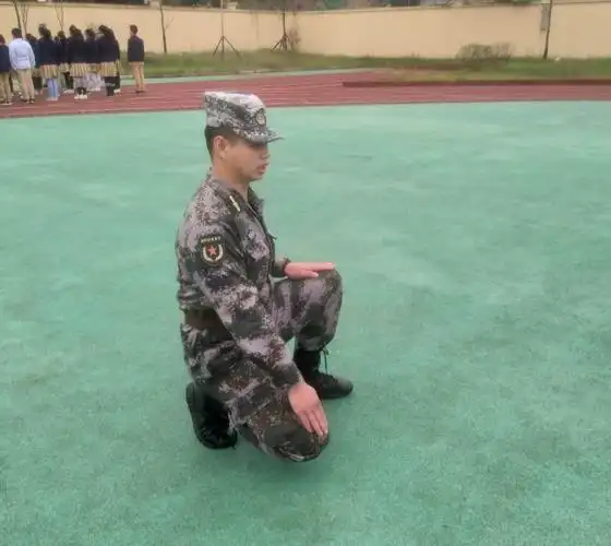 历经一番寒刺骨,赢得梅花扑鼻香——聚奎镇小开展"