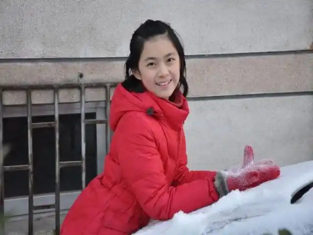 下悄悄填写了报名表,最终如愿的成为了《快乐星球4》的男主角"步平凡"