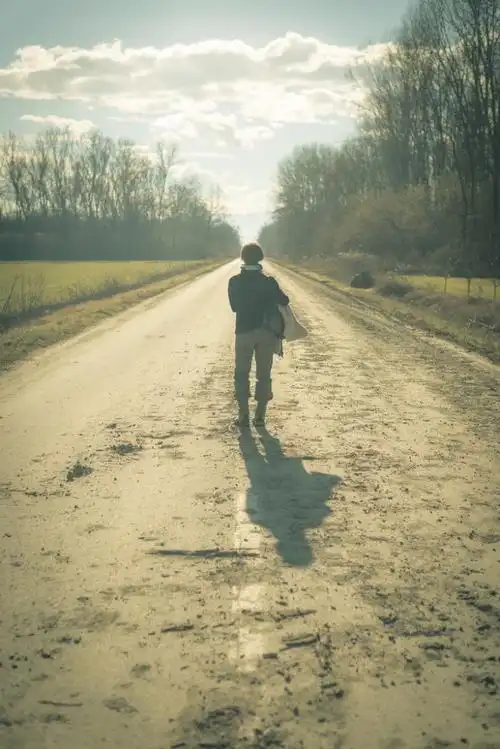 一个人也挺好一个人独处时也挺好的