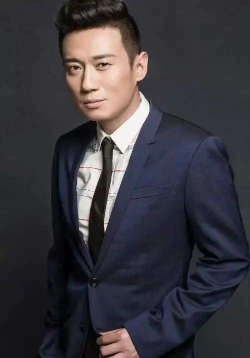 徐洪浩:娶小10岁的刘晓洁,戏里是父女,戏外是小两口