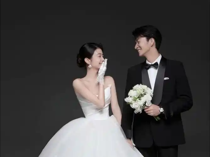 苏州缘江南婚纱室内纯灰色婚纱照创意拍摄