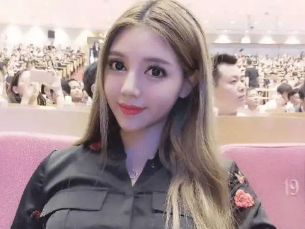 兜儿直播说错话,被小猪先生母亲怒怼,网友:韩安冉猜