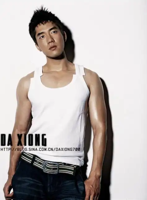 姚晨前夫凌潇肃肌肉型男魅力十足
