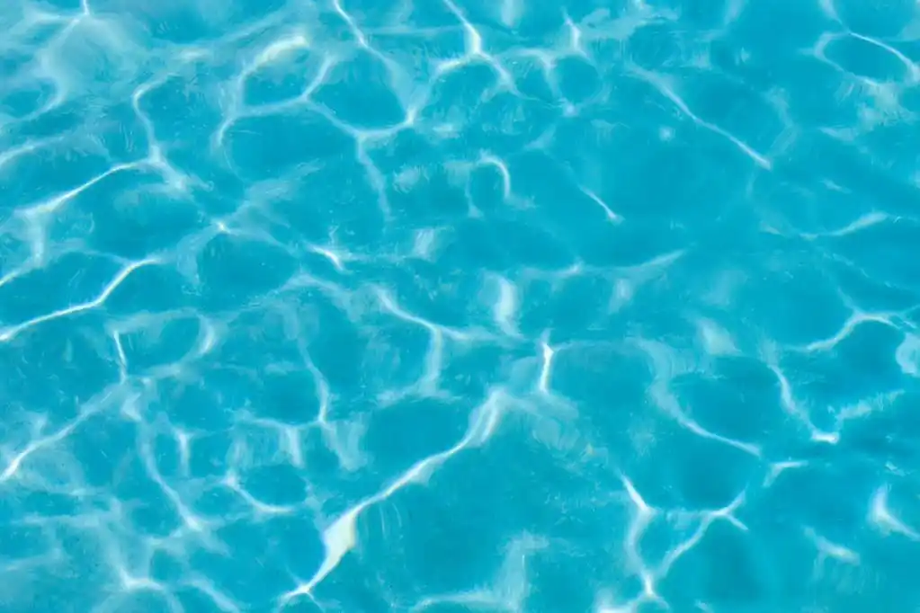 海水,海蓝色和透明水纹理图案