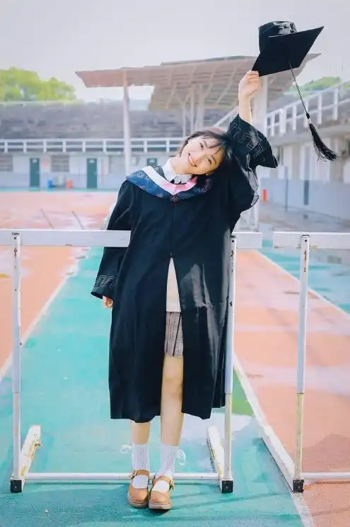 沈月为证实身高晒量身高照片遭质疑量身高作假 只是照片视觉偏差