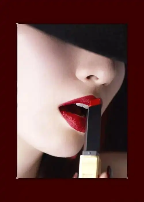 女生虽然涂口红好看,选颜色一定要慎重,直男看到简直不忍直视