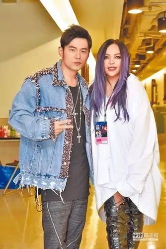 这么多年,张惠妹的歌为你写下一连串的故事而你听的,究竟是张惠妹的歌