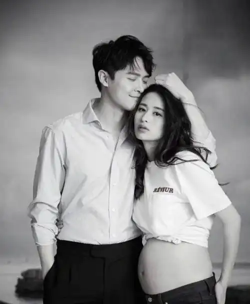 三年前颖儿怀孕了没有工作,付辛博仍然坚持救生系统