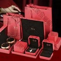 周大福1克拉钻石戒指