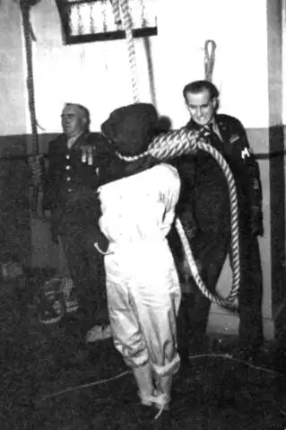 拥护我们的伟大领袖东条英机,敢不让我发言