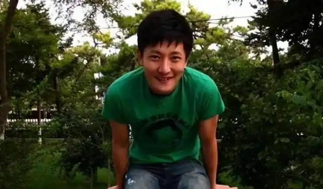 演技优秀的郭京飞,年轻时候却是张狂,就连自己都觉得讨厌