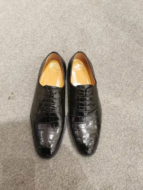 铁狮东尼鳄鱼皮皮鞋顶级羽毛标鳄鱼皮挪