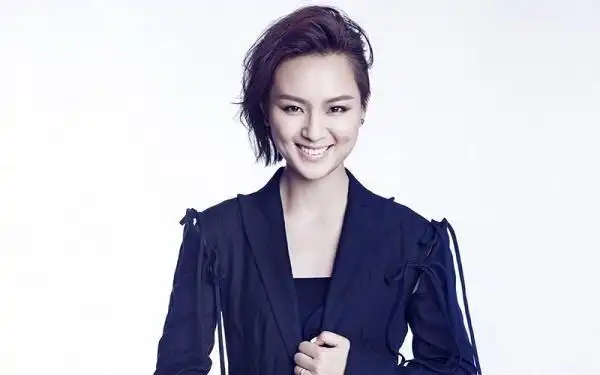 周笔畅是女同吗赵英婷和周笔畅举动照流出