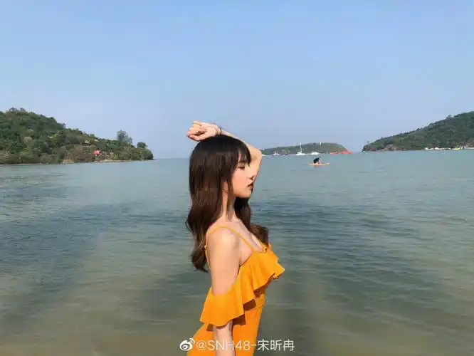 宋昕冉超话宋昕冉早期水着橙色泳装写真93冉冉身材一直是丝芭天花板