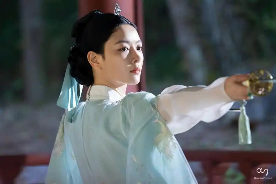 《与恶魔有约》金裕贞前世造型超仙!古装成长史,回顾10年来美貌