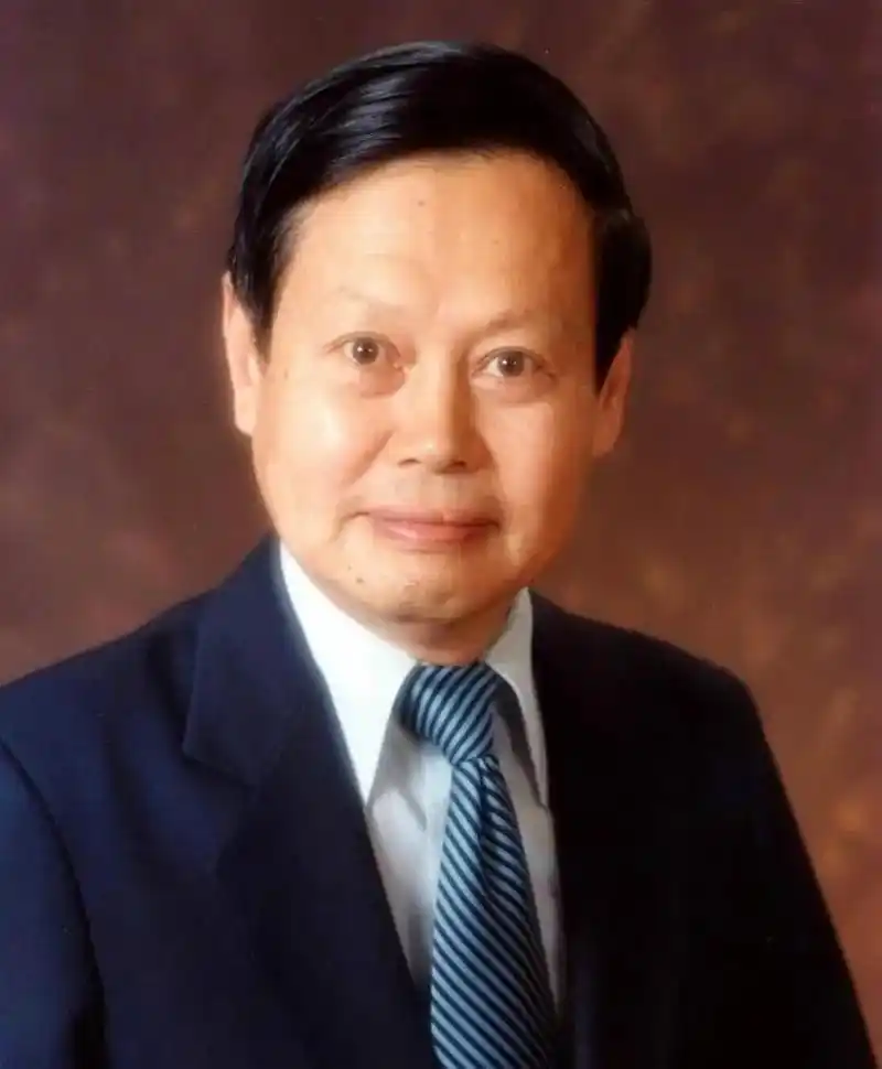 杨振宁是伟大的科学家,是什么成就了他,张文宏为什么受关注,特 - 抖音