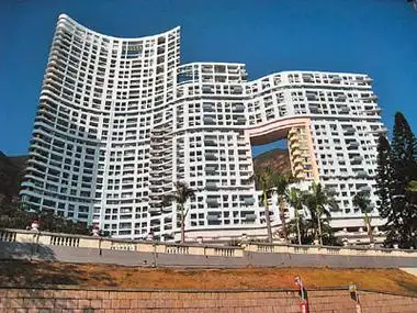 游香港浅水湾:海滩嬉水 弄潮阳光