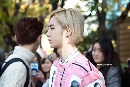 王一博 美美的侧脸